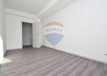 Stanza vuota - Appartamento Via Morgioni Traversa B
 
3, Valverde - foto 6