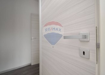 Dettagli - Appartamento Via Morgioni Traversa B
 
3, Valverde - foto 8