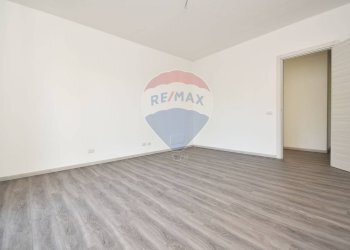 Stanza vuota - Appartamento Via Morgioni Traversa B
 
3, Valverde - foto 9