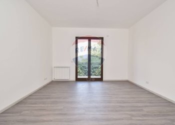 Stanza vuota - Appartamento Via Morgioni Traversa B
 
3, Valverde - foto 10