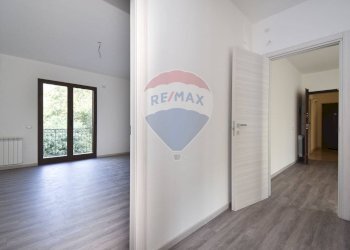 Stanza vuota - Appartamento Via Morgioni Traversa B
 
3, Valverde - foto 14