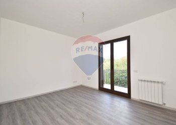 Stanza vuota - Appartamento Via Morgioni Traversa B
 
3, Valverde - foto 32