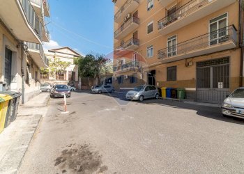 Edificio all\'aperto - Trilocale via fassari
 
14, Catania - foto 1