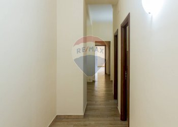 Hall / corridoio - Trilocale Via Veneto
 
20, Acireale - foto 18
