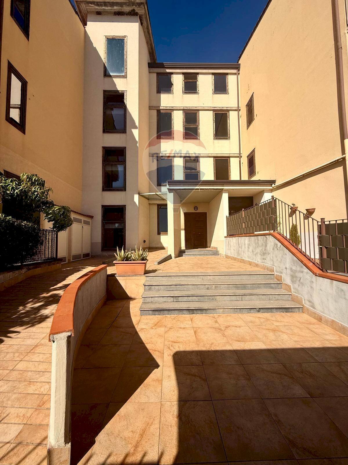 Edificio all\'aperto - Trilocale via Giovanni Paolo Secondo
 
13, Fiumefreddo di Sicilia - foto 1