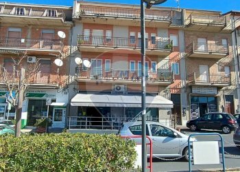 Edificio all\'aperto - Trilocale Via Nazionale
 
216, Troina - foto 2