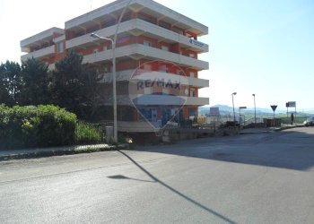Edificio all\'aperto - Ufficio via carlo pisacane
 
32, Caltanissetta - foto 1