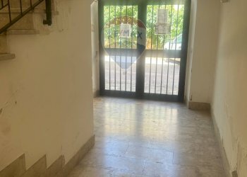 Scale - Appartamento Piazza Martiri D'Ungheria
 
9, Caltanissetta - foto 13