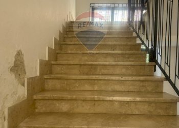 Scale - Appartamento Piazza Martiri D'Ungheria
 
9, Caltanissetta - foto 14