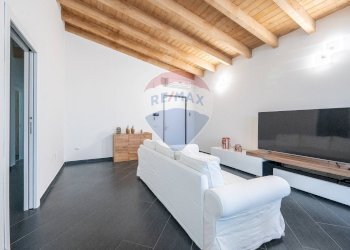 Soggiorno - Quadrilocale Via Villascassa
 
82, Viadana - foto 10