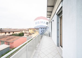 Balcone - Quadrilocale Via Villascassa
 
82, Viadana - foto 42