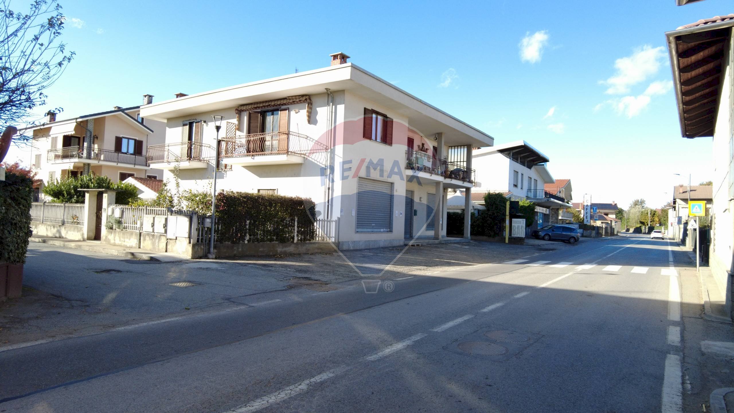 Edificio all\'aperto - Negozio via Torino
 
32, Scalenghe - foto 3