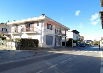 Edificio all\'aperto - Negozio via Torino
 
32, Scalenghe - foto 4