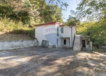 Casa all\'aperto - Villa Strada Delle Cave
 
19, Chieti - foto 4