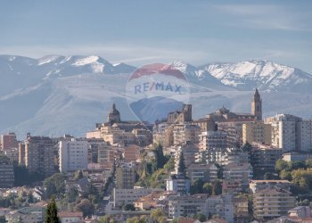 Vista delle montagne - Casa semi indipendente Via Strada delle Cave
 
19, Chieti - foto 14
