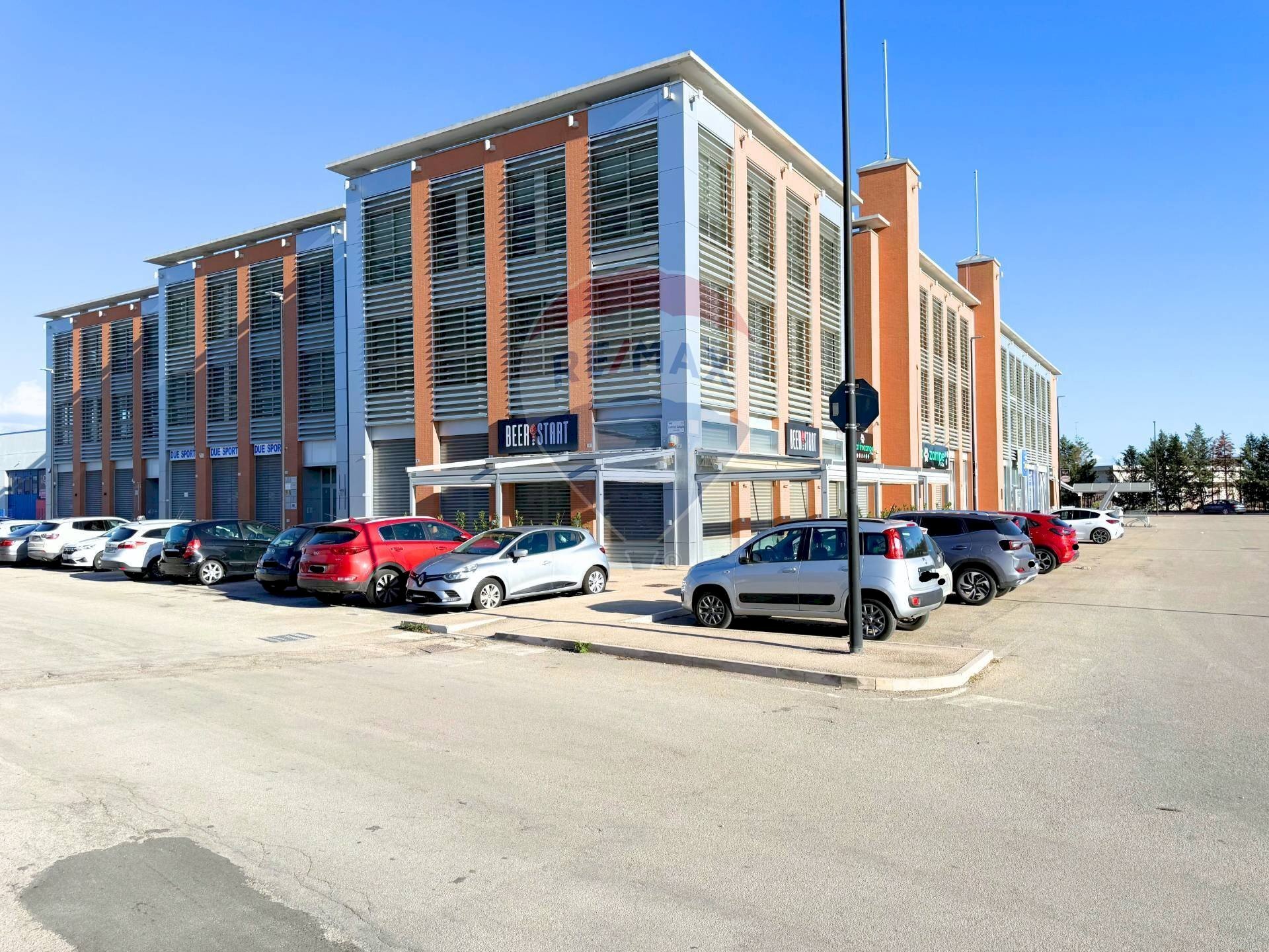 Edificio all\'aperto - Ufficio Via Lorenzo Cariglia
 
12, Foggia - foto 1