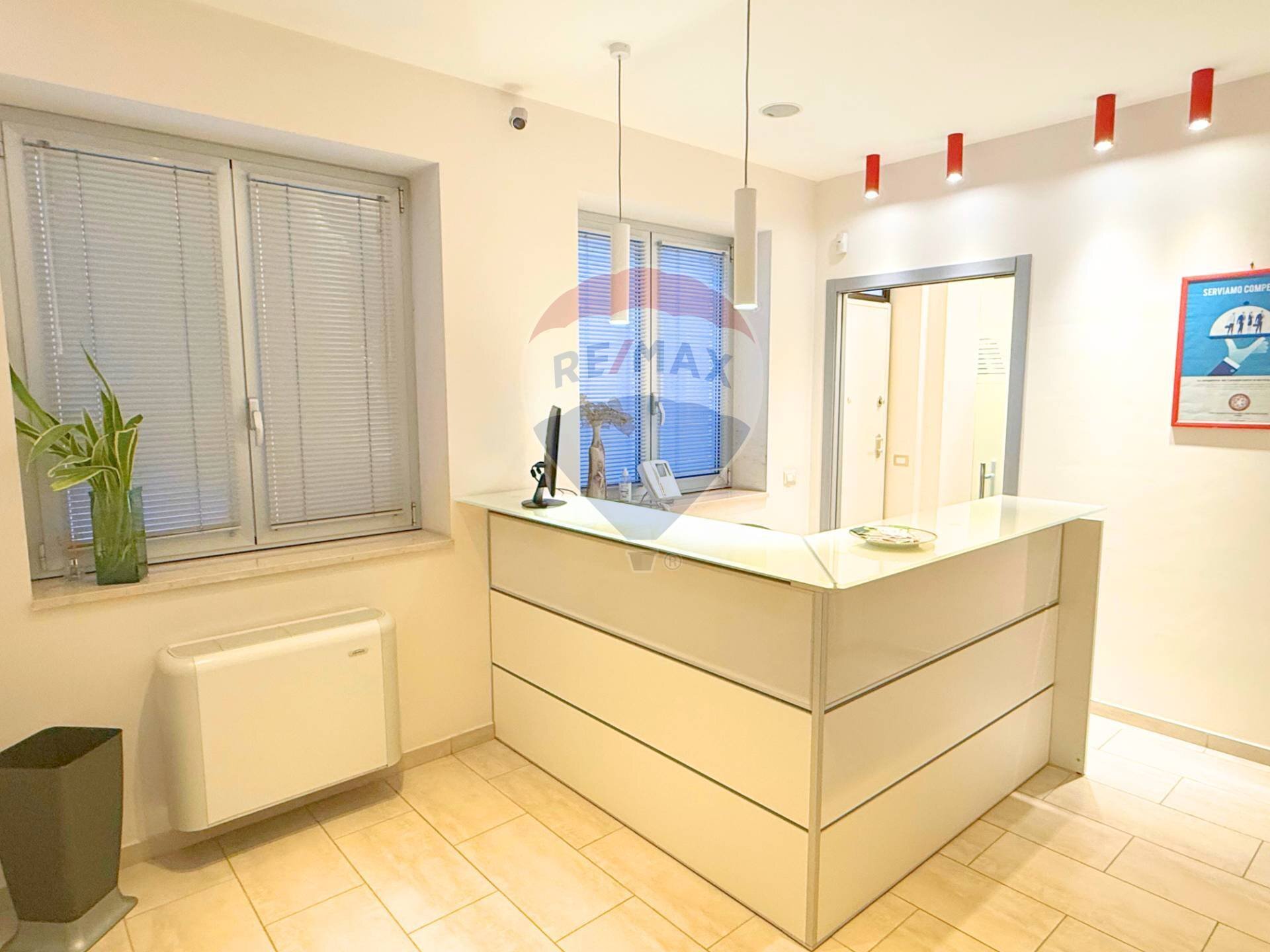 Bagno - Ufficio Via Lorenzo Cariglia
 
12, Foggia - foto 2