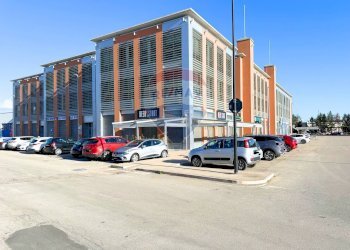 Edificio all\'aperto - Ufficio Via Lorenzo Cariglia
 
12, Foggia - foto 1