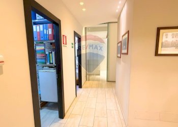 Hall / corridoio - Ufficio Via Lorenzo Cariglia
 
12, Foggia - foto 10