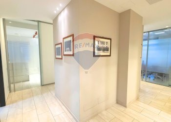 Hall / corridoio - Ufficio Via Lorenzo Cariglia
 
12, Foggia - foto 13