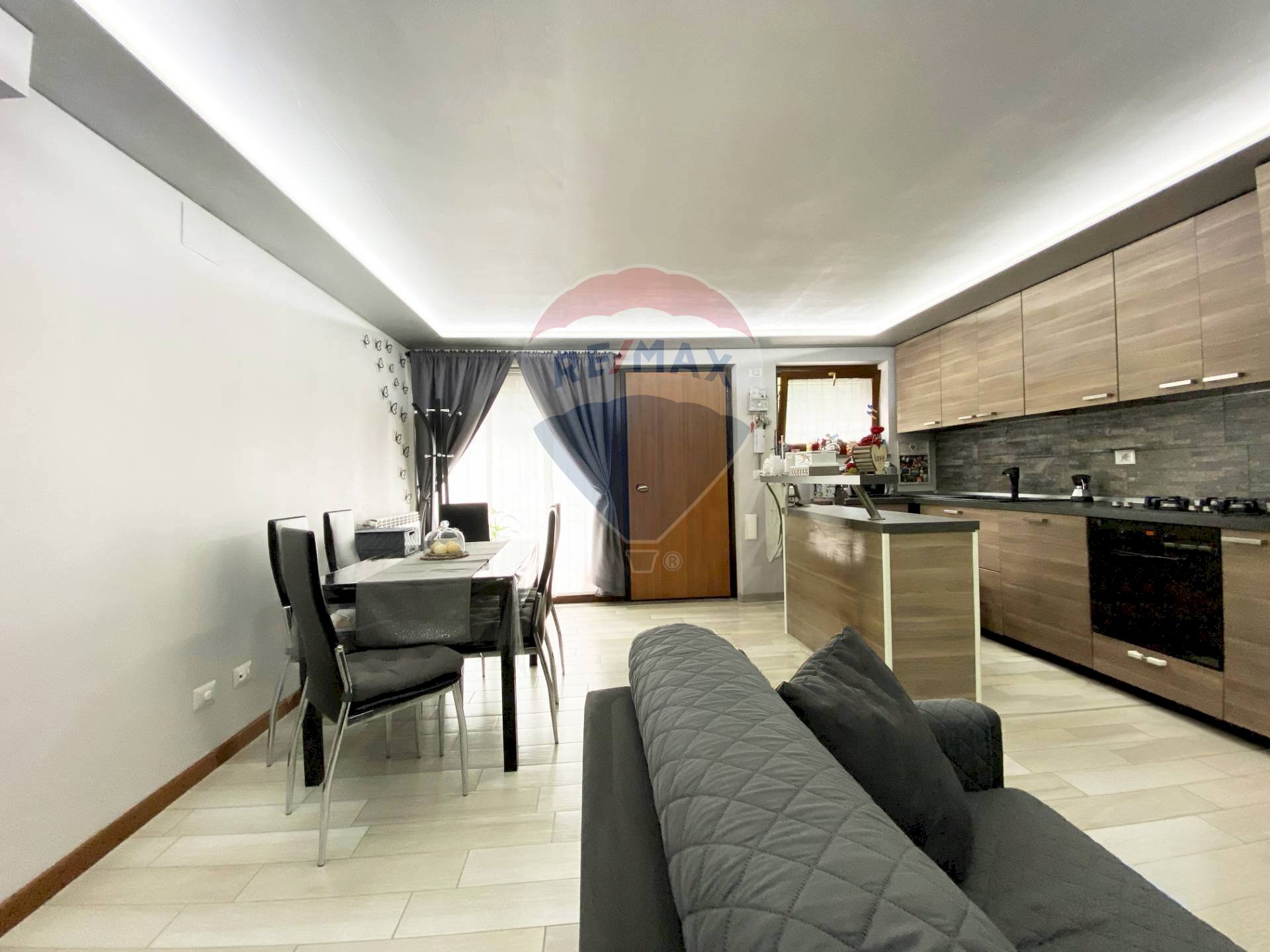 Sala da pranzo - Two-room apartment Via Somma Lombardo
29, Roma - photo 2