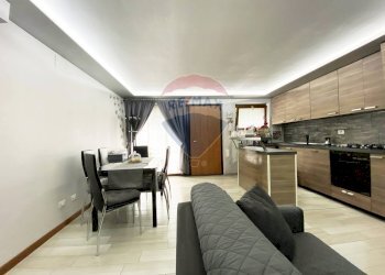 Sala da pranzo - Two-room apartment Via Somma Lombardo
29, Roma - photo 2