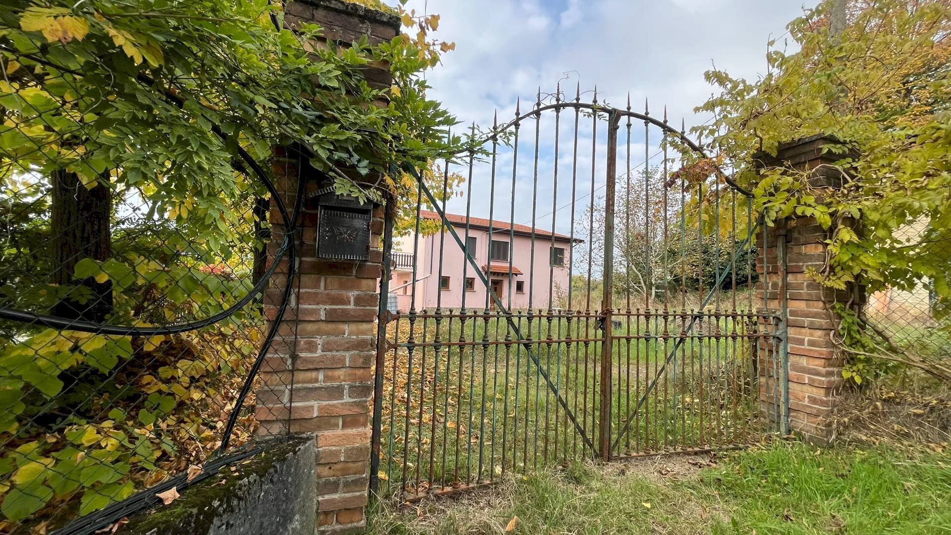 Foto 2 - Independent house Strada Comunale Cortiglione
 
10, Robella - photo 2