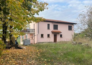 Foto 1 - Casa indipendente Strada Comunale Cortiglione
 
10, Robella - foto 1