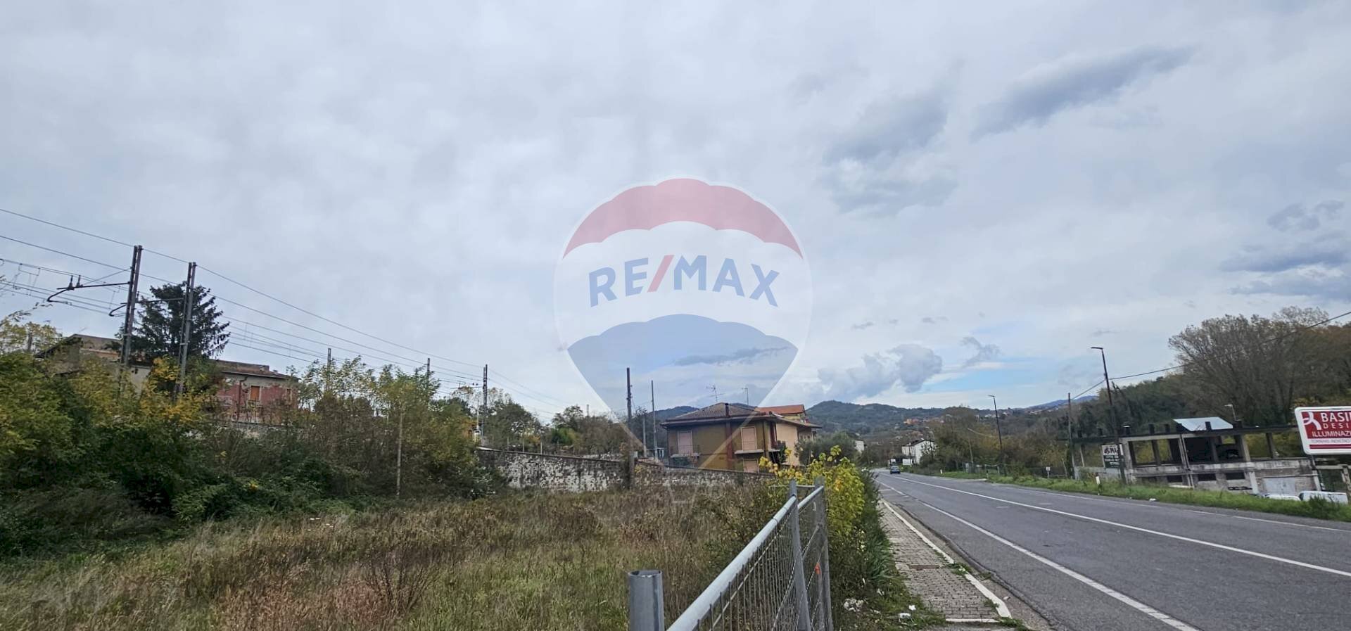 Edificio all\'aperto - Locale Commerciale Strada Statale Appia
 
7, Montesarchio - foto 2