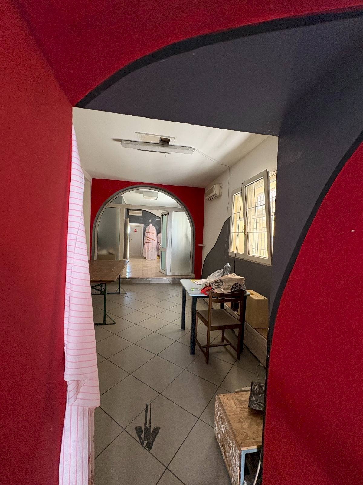 Foto 3 - Locale Commerciale Via Santo Patrono
 
34-36, Assisi - foto 3