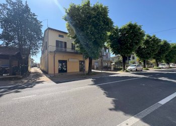 Foto 1 - Locale Commerciale Via Santo Patrono
 
34-36, Assisi - foto 1