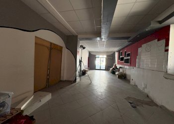 Foto 11 - Locale Commerciale Via Santo Patrono
 
34-36, Assisi - foto 11