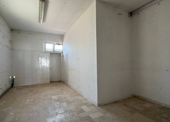 Foto 16 - Locale Commerciale Via Santo Patrono
 
34-36, Assisi - foto 16