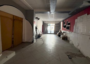 Foto 17 - Locale Commerciale Via Santo Patrono
 
34-36, Assisi - foto 17