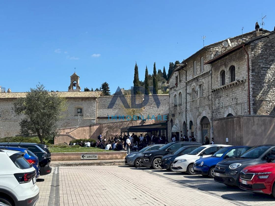 Foto 2 - Attività Commerciale piazza Matteotti
 
9, Assisi - foto 2