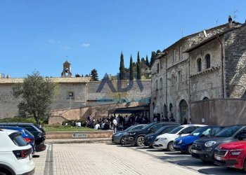 Foto 2 - Attività Commerciale piazza Matteotti
 
9, Assisi - foto 2