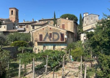 Foto 1 - Stabile - Palazzo via montelauro
 
38, Bettona - foto 1