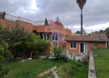 Casa all\'aperto - Casa semi indipendente Viale Regione Siciliana Sud Est
 
7800, Palermo - foto 1