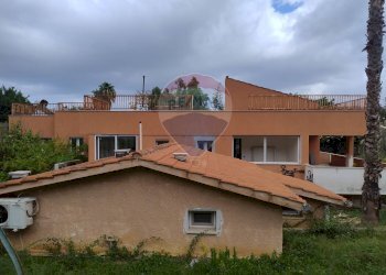 Edificio all\'aperto - Casa semi indipendente Viale Regione Siciliana Sud Est
 
7800, Palermo - foto 32