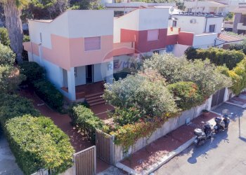 Edificio all\'aperto - Villa Viale Giacomo Matteotti
 
3, Isola delle Femmine - foto 1