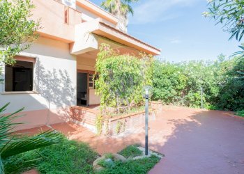 Casa all\'aperto - Villa Viale Giacomo Matteotti
 
3, Isola delle Femmine - foto 12