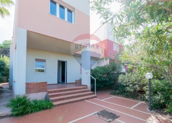 Casa all\'aperto - Villa Viale Giacomo Matteotti
 
3, Isola delle Femmine - foto 17