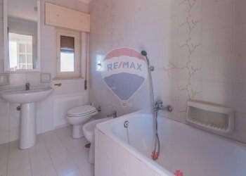 Bagno - Villa Viale Giacomo Matteotti
 
3, Isola delle Femmine - foto 44