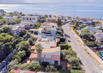 Vista dell\'acqua - Villa Viale Giacomo Matteotti
 
3, Isola delle Femmine - foto 50