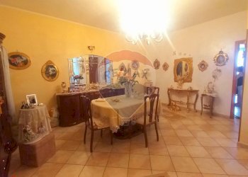 Sala da pranzo - Quadrilocale via Conte Federico
 
108, Palermo - foto 5