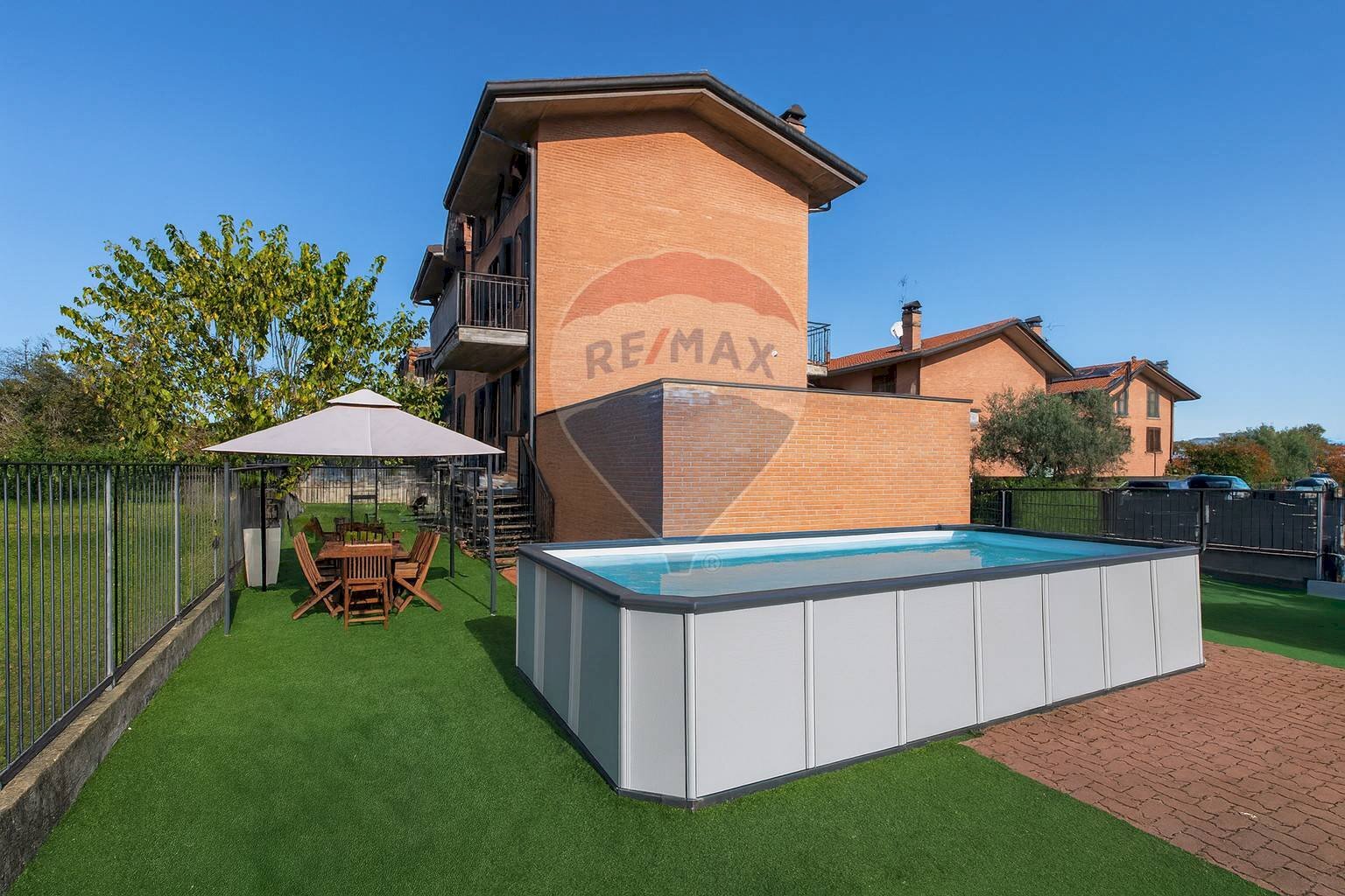 Piscina - Villa VIA EDISON
 
16, Lonate Ceppino - foto 2