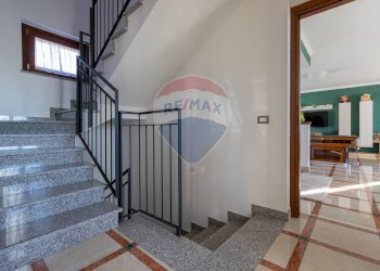 Scale - Villa VIA EDISON
 
16, Lonate Ceppino - foto 13