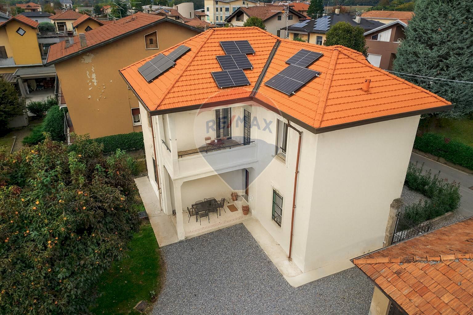 Casa all\'aperto - Casa indipendente Via Bozzoni
 
13, Cairate - foto 1