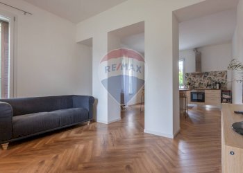 Soggiorno - Casa indipendente Via Bozzoni
 
13, Cairate - foto 6