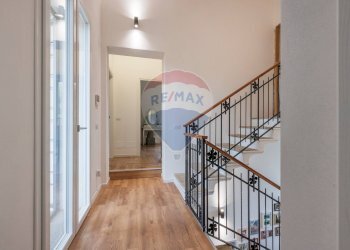 Hall / corridoio - Casa indipendente Via Bozzoni
 
13, Cairate - foto 11